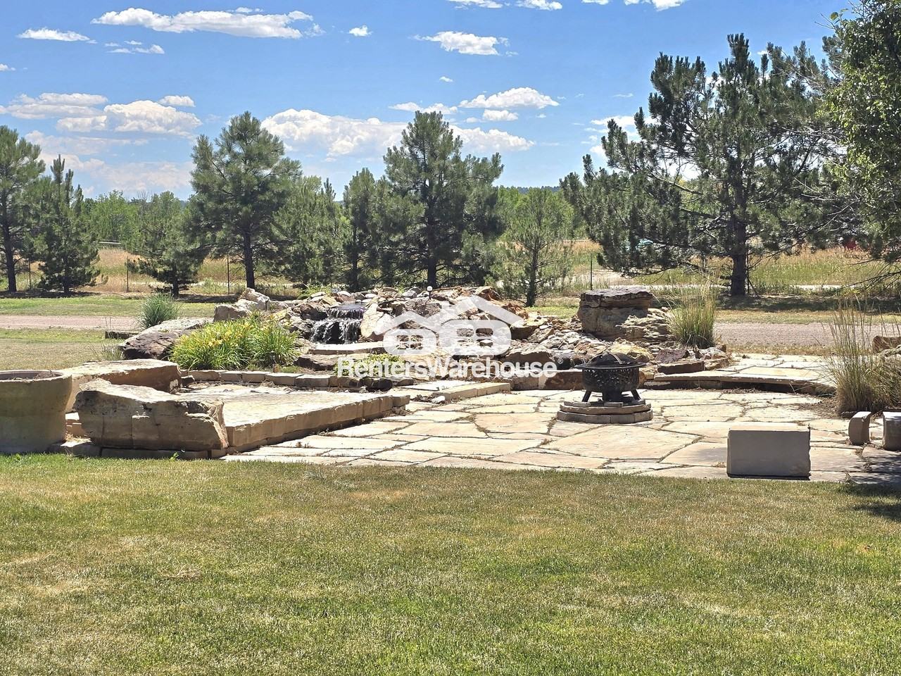 999 Castlewood Dr - Photo 3 of 33