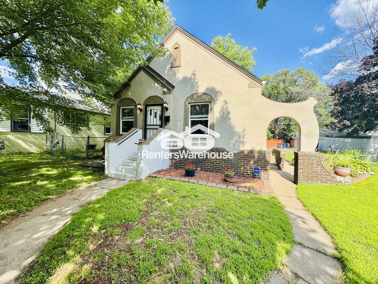 4850 Bryant Ave N - Photo 3 of 25