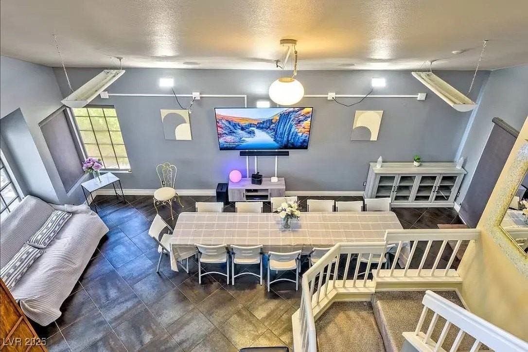 4823 Illustrious St - Photo 3 of 34