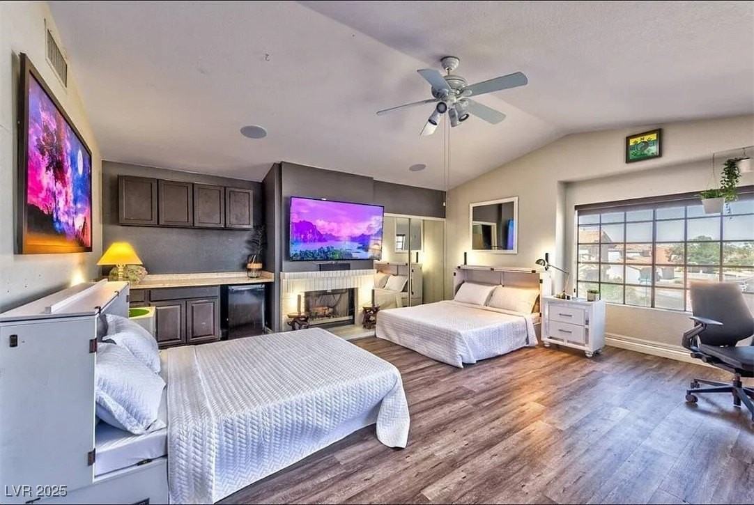 4823 Illustrious St - Photo 6 of 34