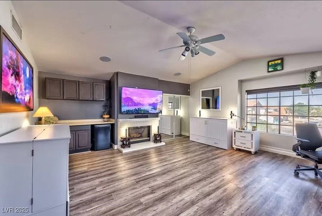 4823 Illustrious St - Photo 7 of 34