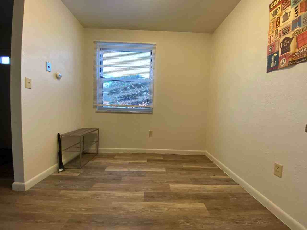 710 Hemlock Sq - Photo 2 of 11