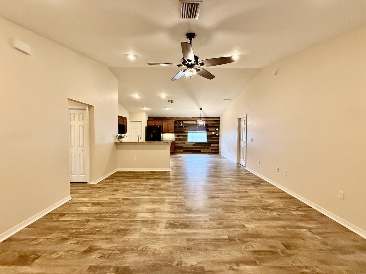 6054 Merrifield Dr - Photo 6 of 31