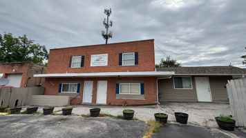 featured image of 3104 Woodson Rd #17