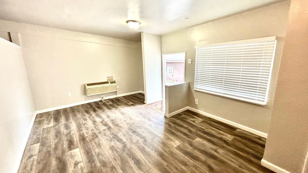 3104 Woodson Rd #17 - Photo 4 of 8