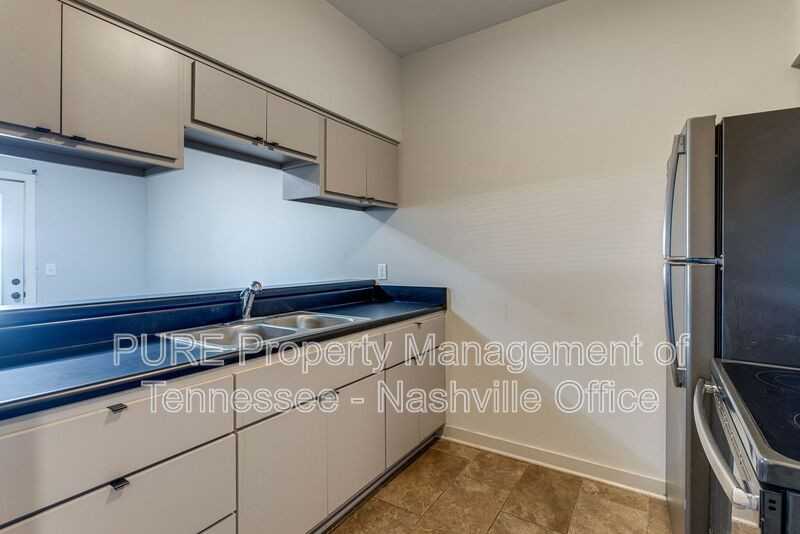 429 Humphreys St #4 - Photo 3 of 34
