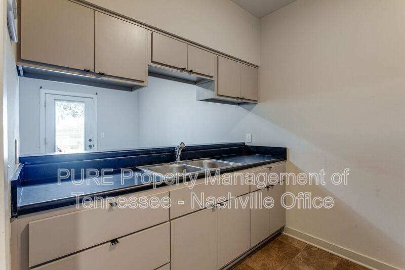 429 Humphreys St #4 - Photo 4 of 34