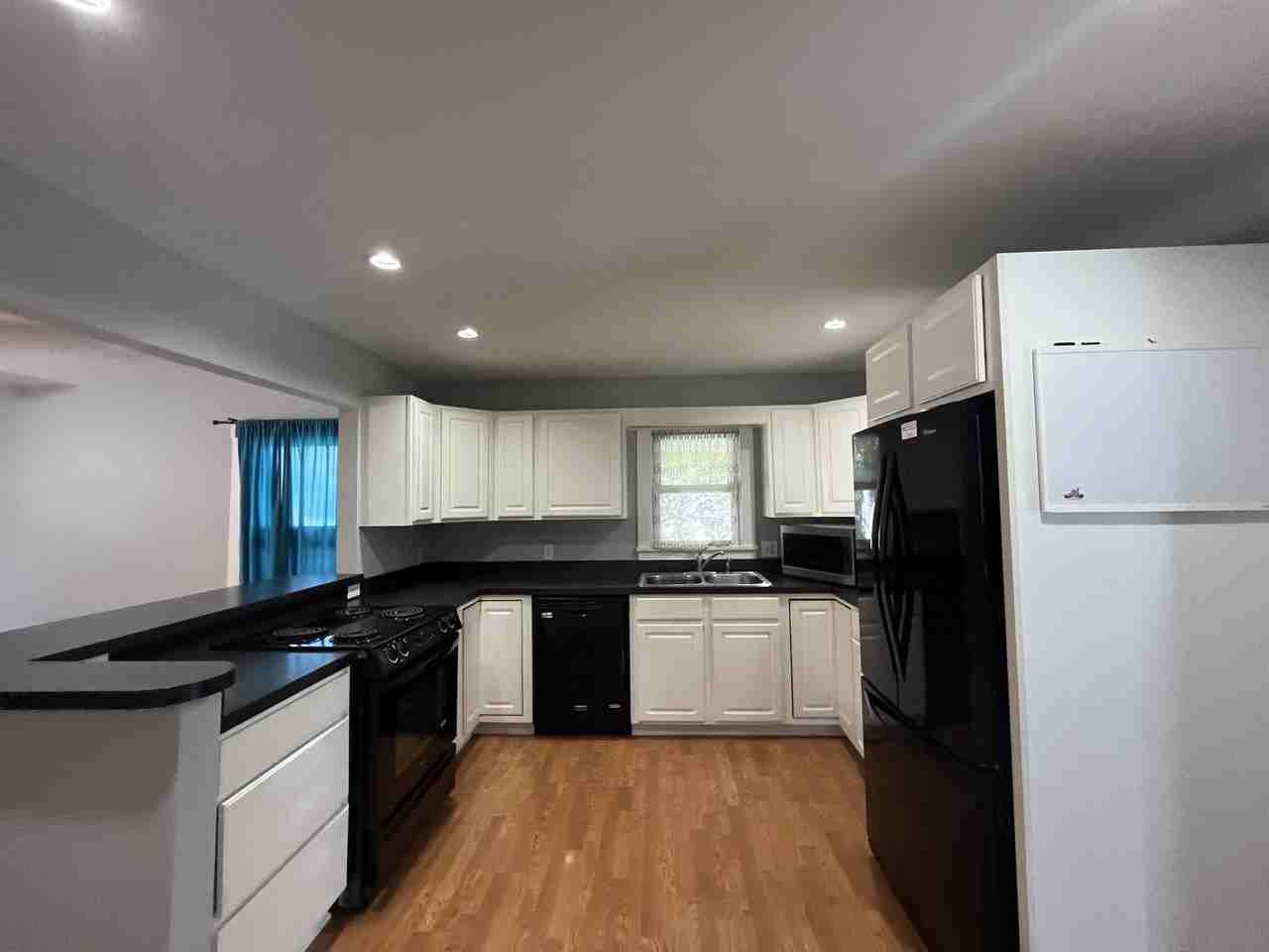 1971 Letart Ave - Photo 3 of 11