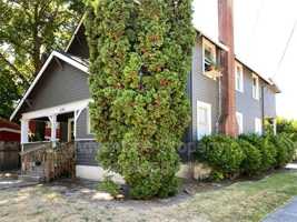 featured image of 240 Nw 9th St #01