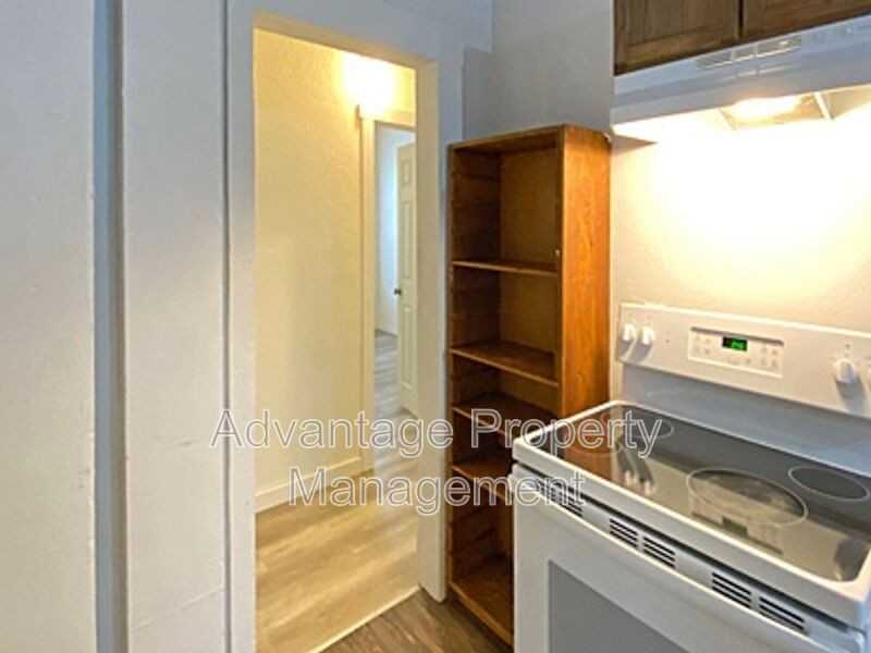240 Nw 9th St #01 - Photo 5 of 18