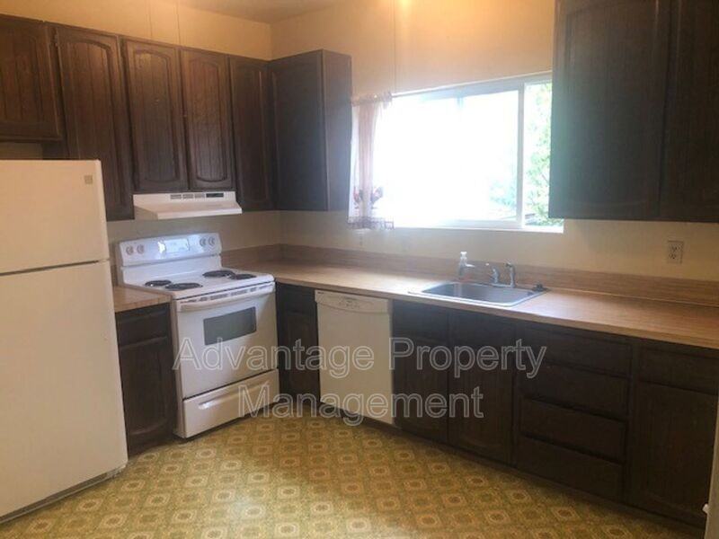 522 Calapooia St Sw #3 - Photo 3 of 9