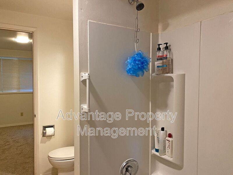 2658 Nw Tyler Ave - Photo 6 of 7