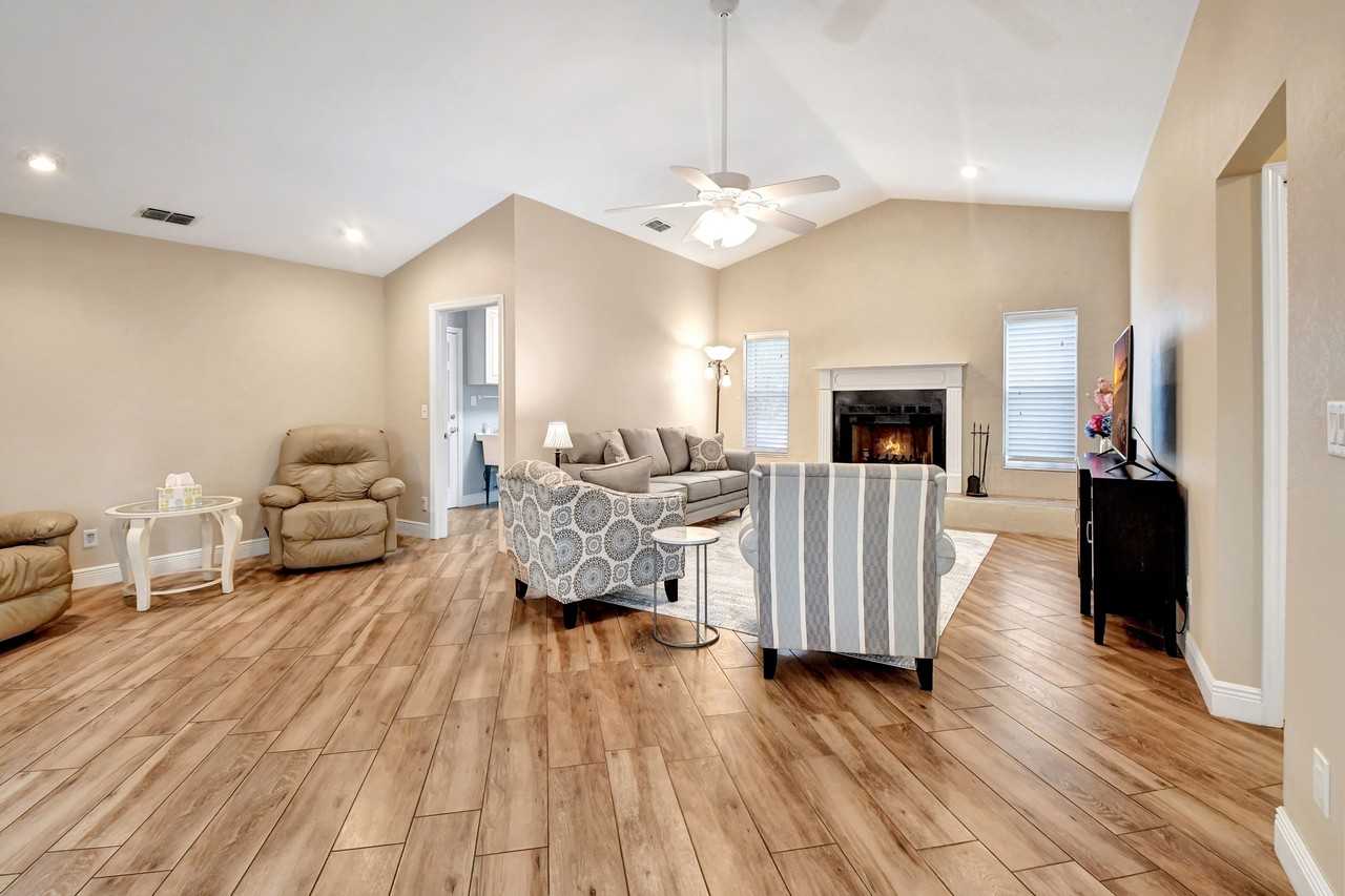 1888 Seclusion Dr - Photo 3 of 22