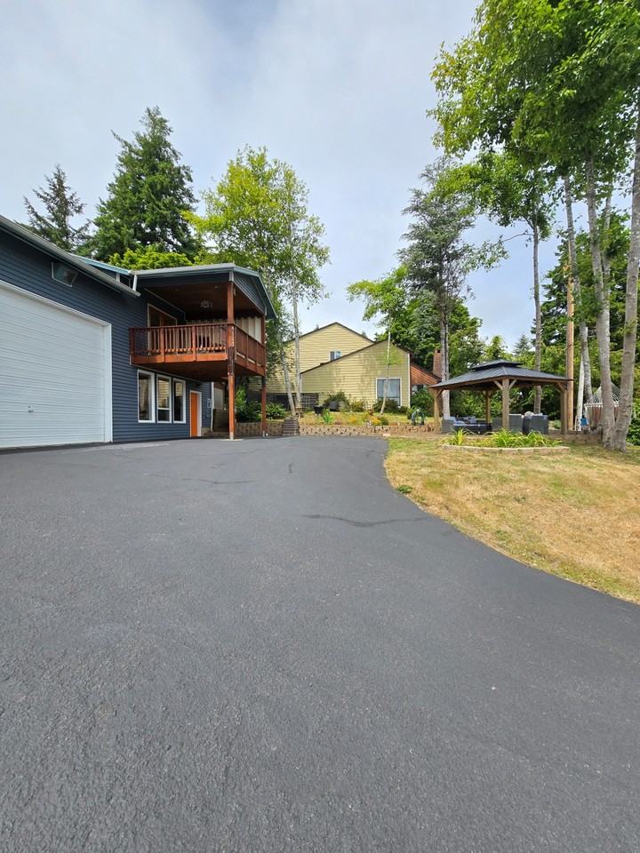 4125 Ne C Ave - Photo 3 of 50