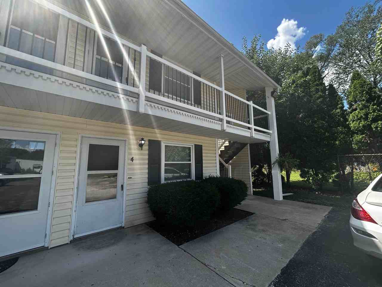 4021 South Ricketts Avenue ##8 - Photo 4 of 16