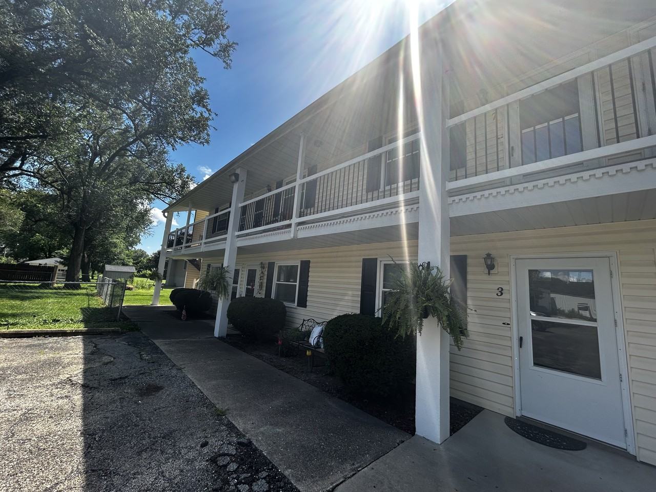 4021 South Ricketts Avenue ##8 - Photo 5 of 16