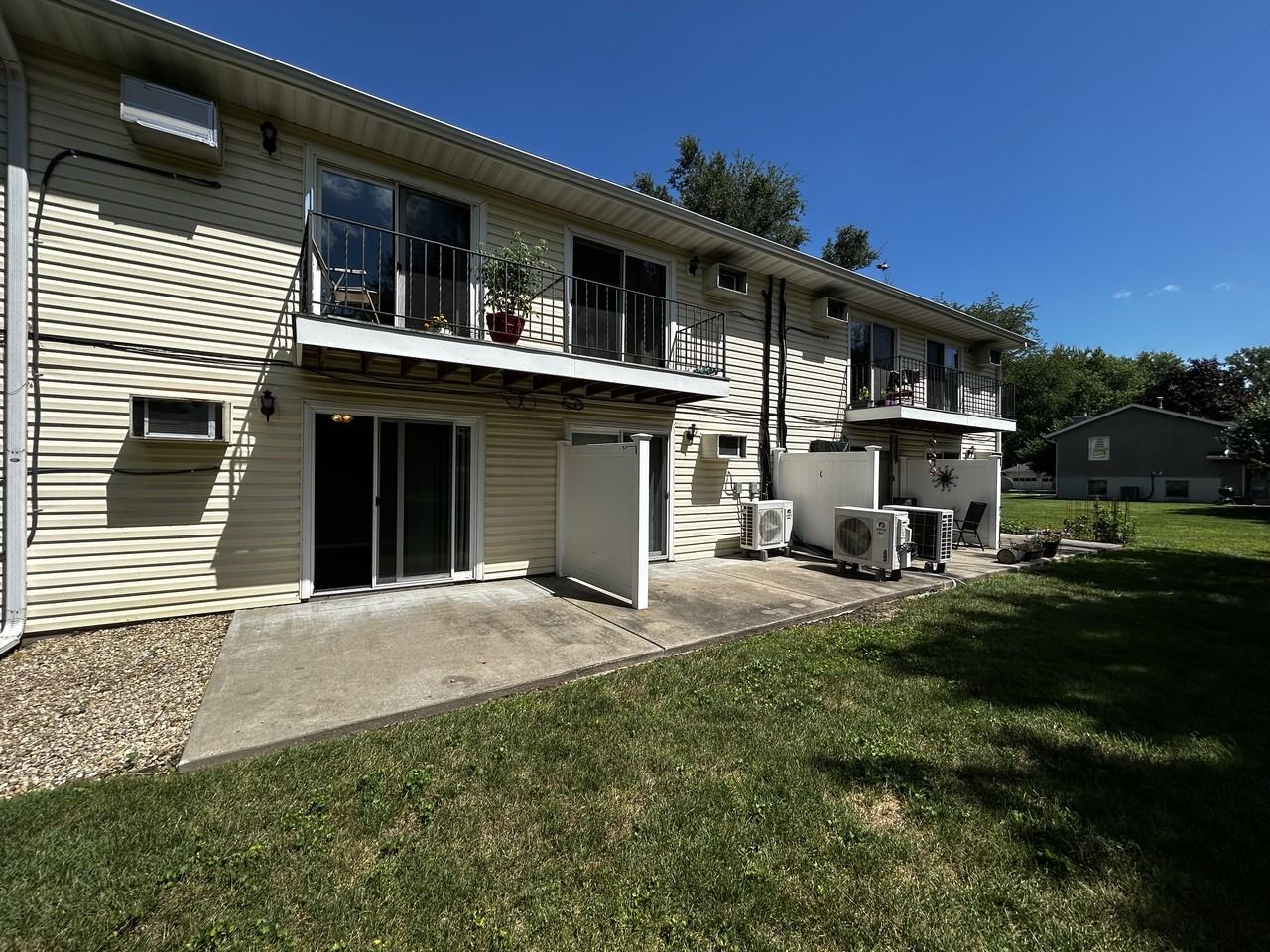 4021 South Ricketts Avenue ##8 - Photo 6 of 16