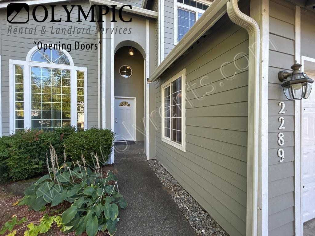2289 56th Ave Sw - Photo 2 of 41