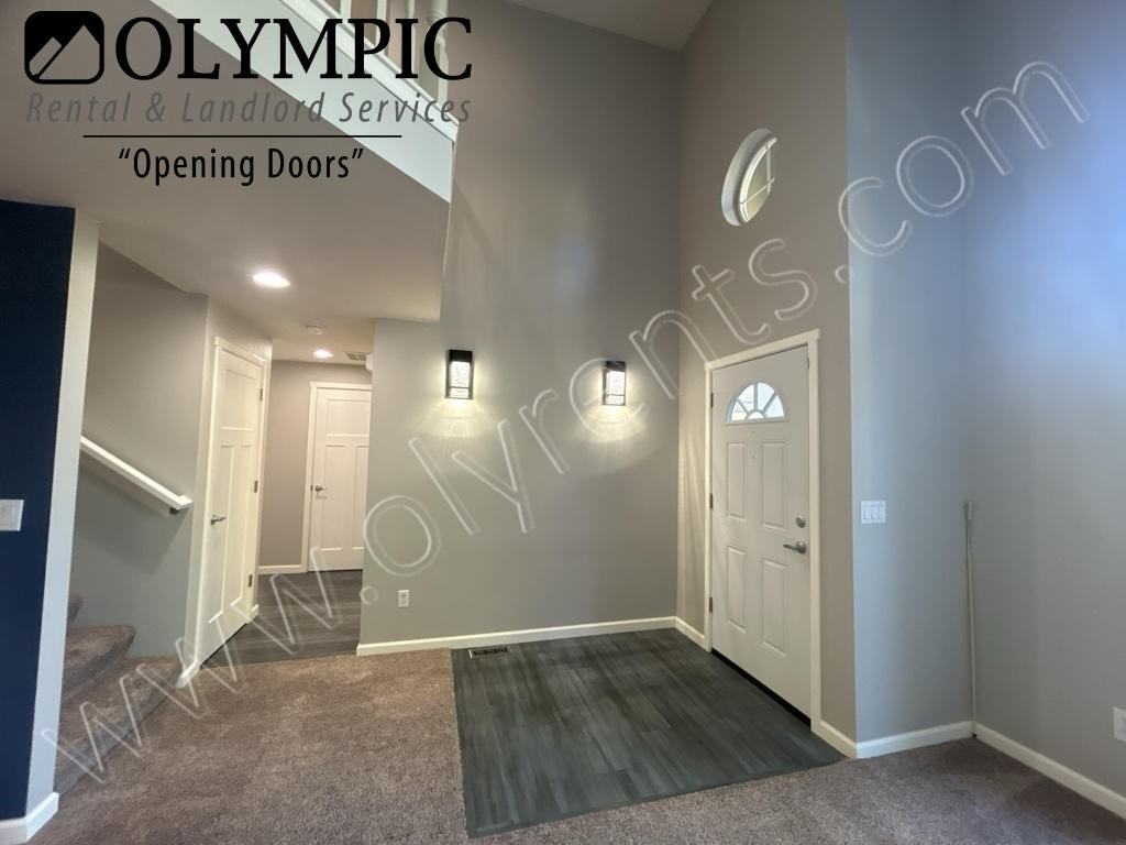 2289 56th Ave Sw - Photo 3 of 41