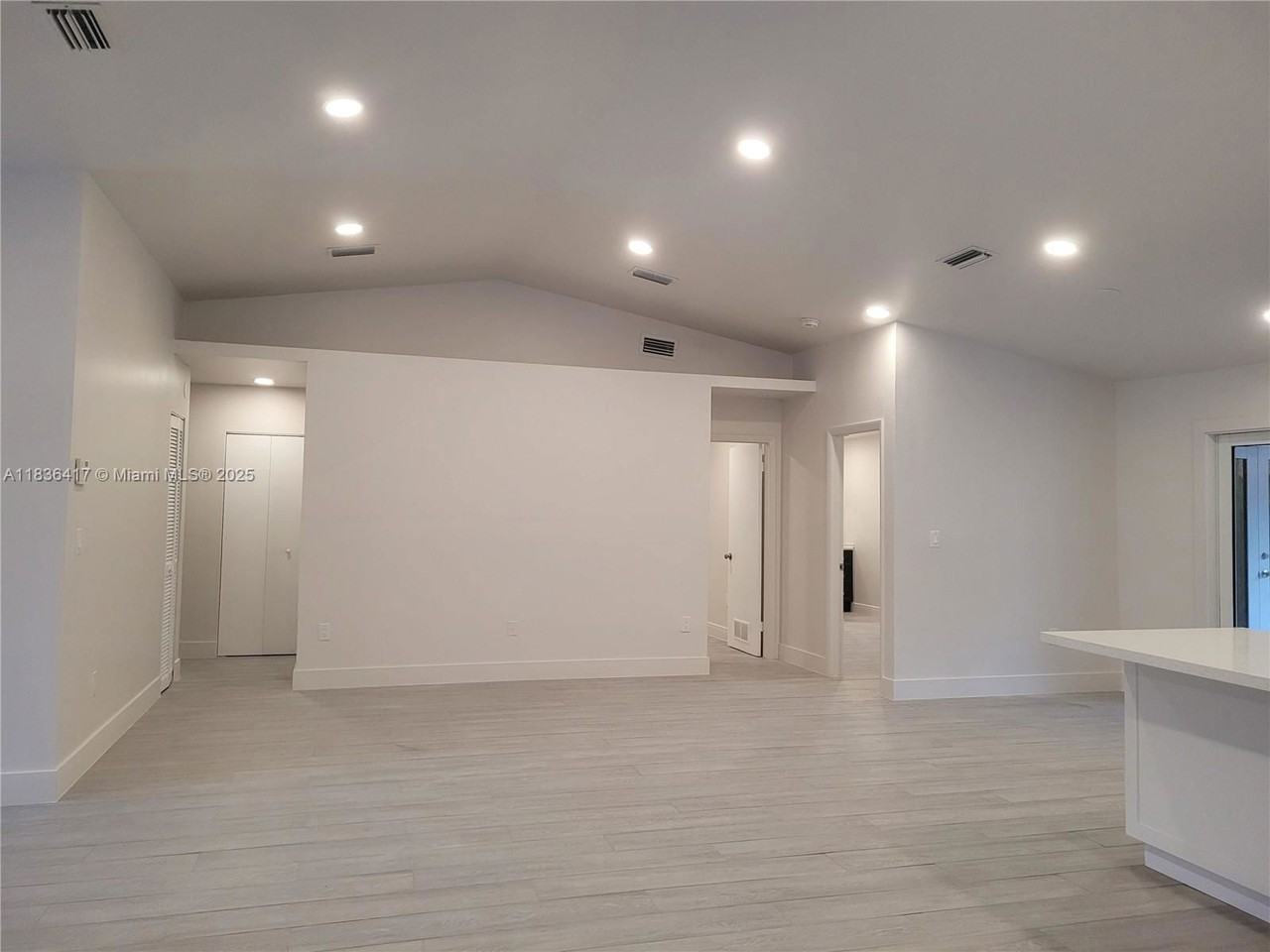 9974 Sw 27th Ter - Photo 3 of 6