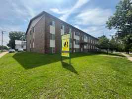 featured image of 900 7th Ave S #102