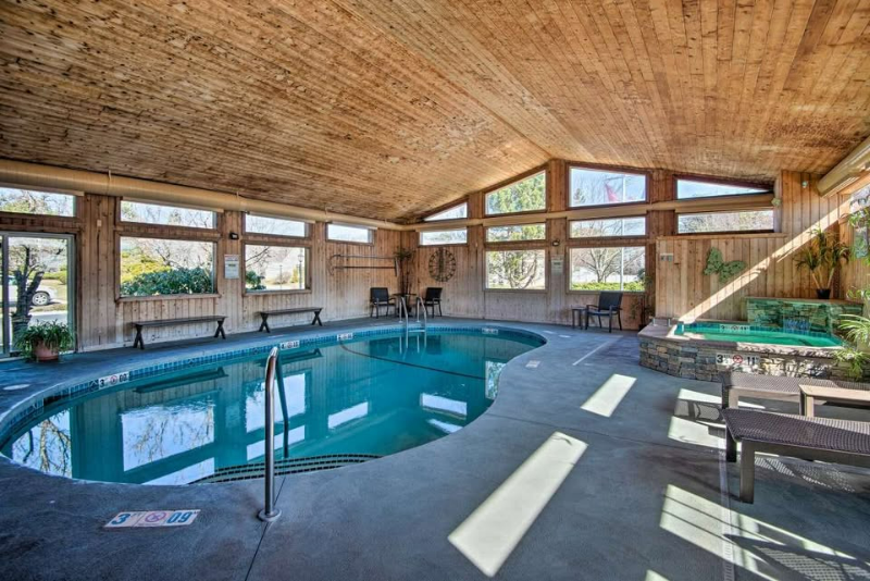 733 Post Rd - Photo 2 of 12