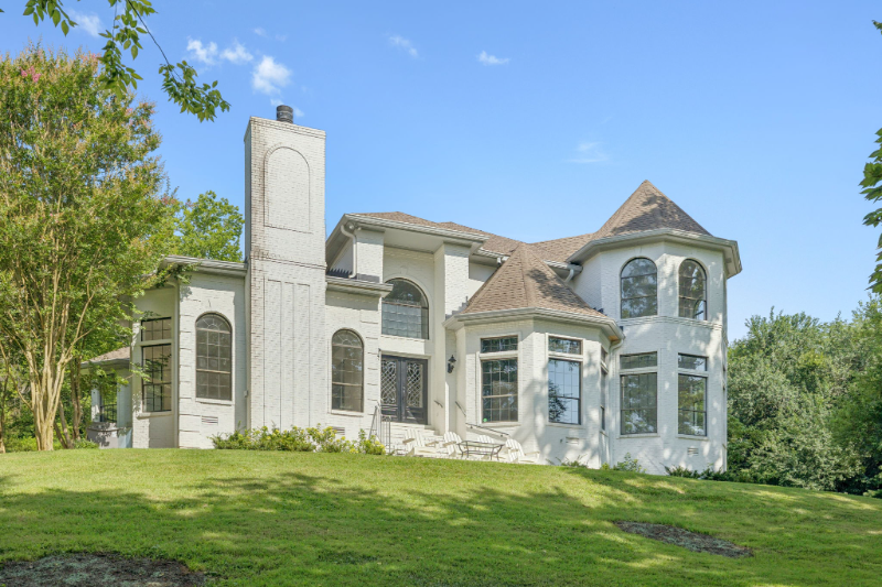 1743 Old Natchez Trce - Photo 2 of 20