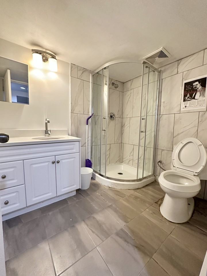 5770 Chancellor Blvd - Photo 2 of 11