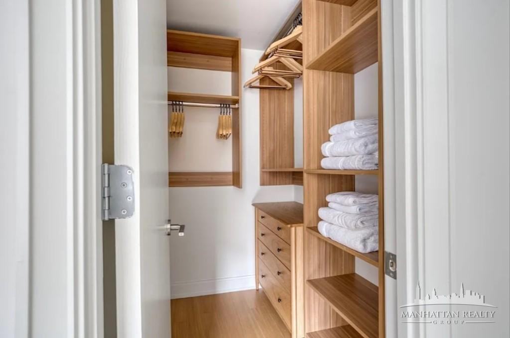 E 54th St #1608 - Photo 4 of 14