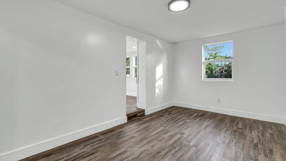 11 Nw 117th St - Photo 7 of 8