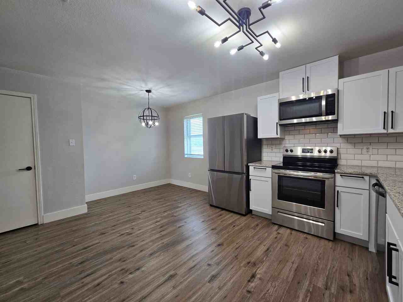 3504 Woodlake Dr - Photo 7 of 32