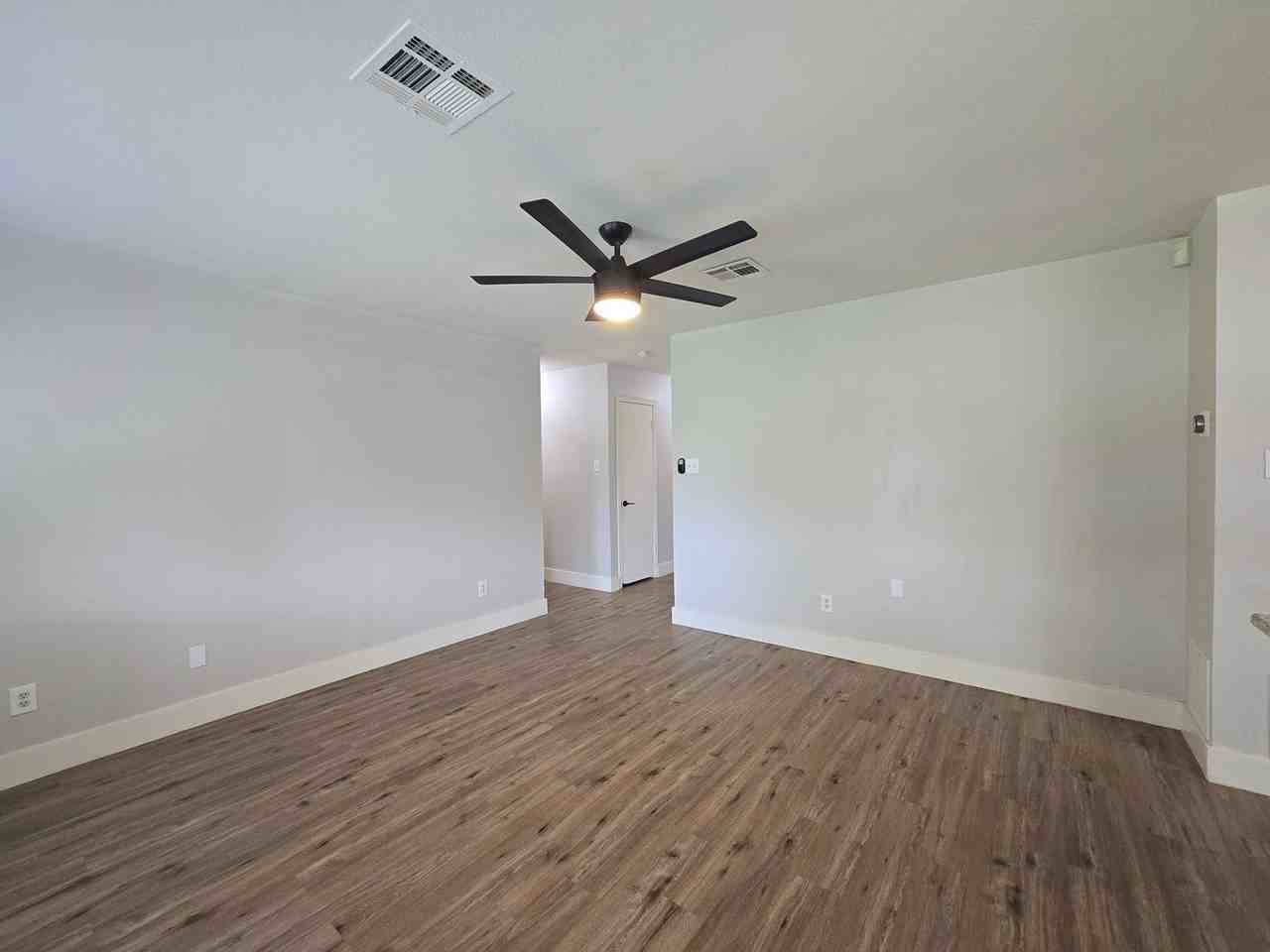 3504 Woodlake Dr - Photo 5 of 32