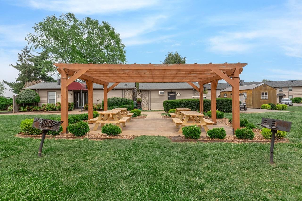 Northfield Lodge - Photo 3 of 19