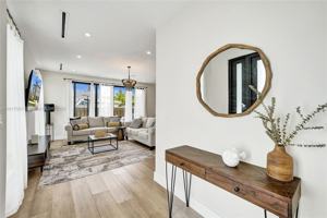featured image of 1619 Ne 11th St #1