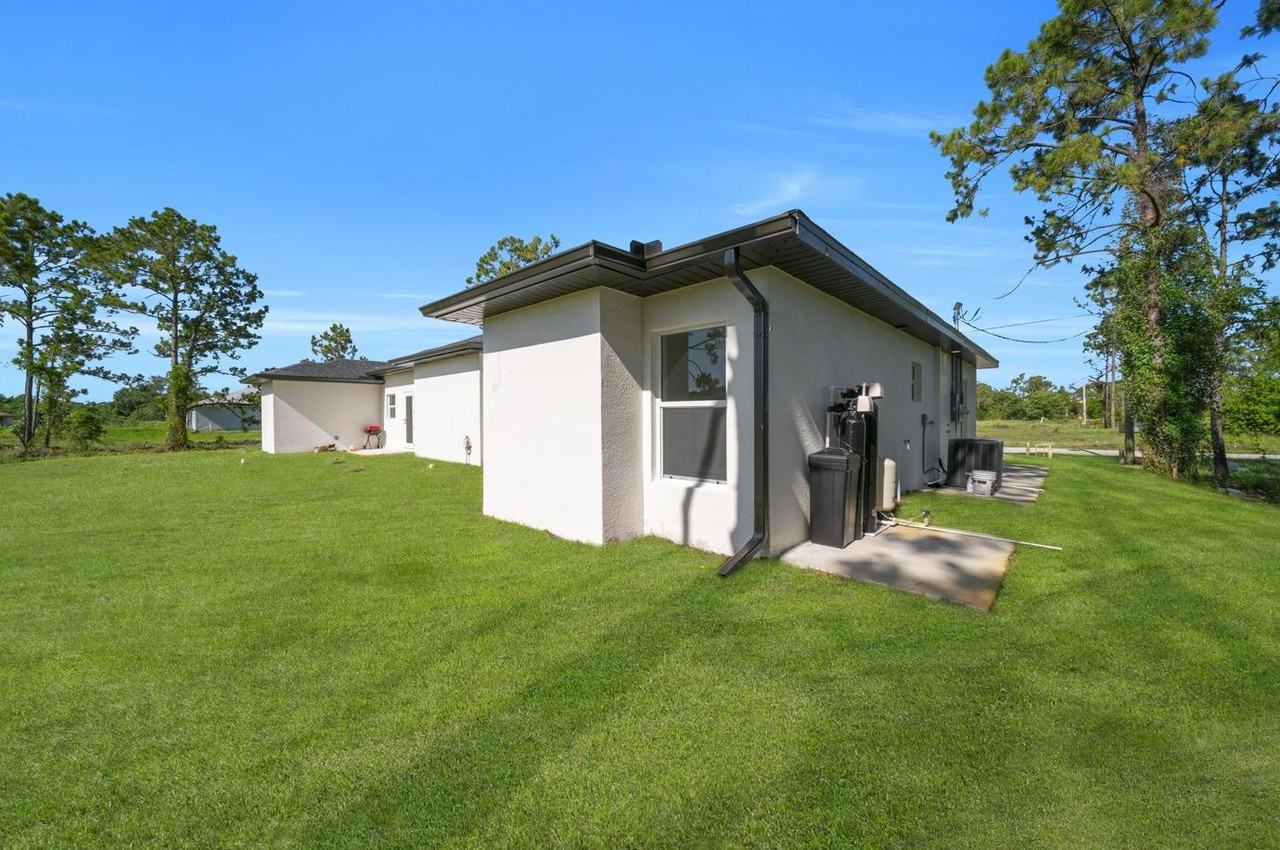 2119 Armour Rd - Photo 2 of 10