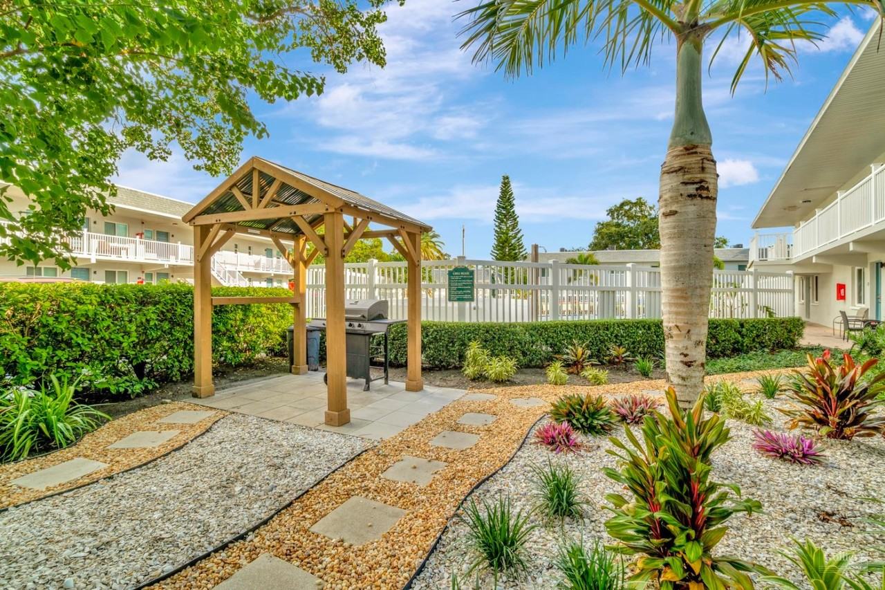 1142 Sunset Point Rd - Photo 3 of 3