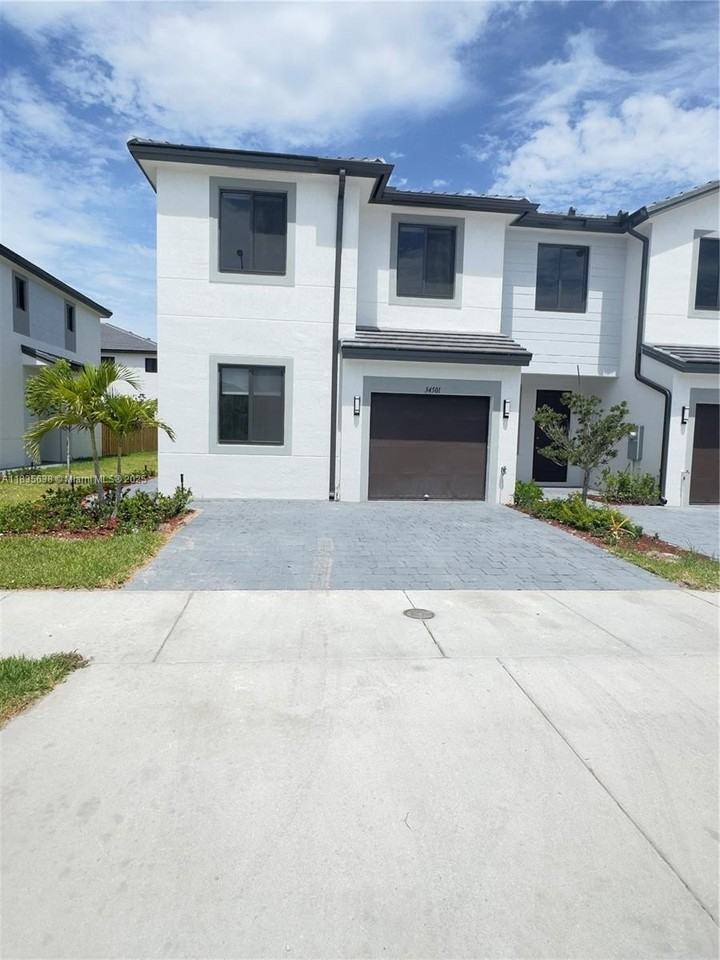 34501 Sw 191st Ave #34501 - Photo 2 of 21