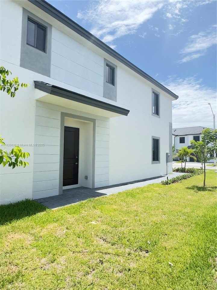 34501 Sw 191st Ave #34501 - Photo 3 of 21