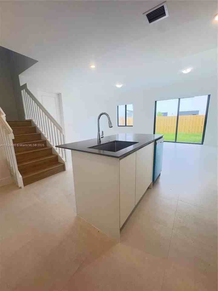 34501 Sw 191st Ave #34501 - Photo 5 of 21