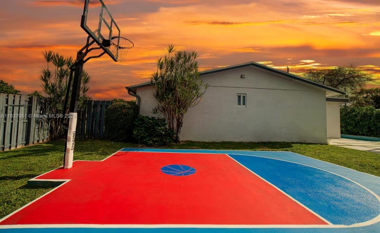 10010 Sw 162nd St - Photo 6 of 22