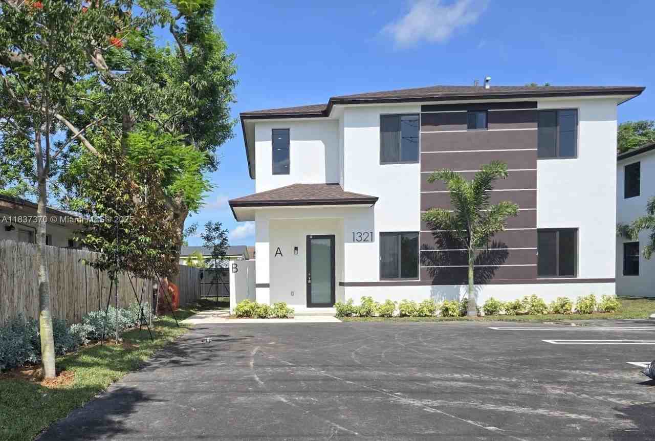 1321 Northwest 6th Avenue #B - Photo 2 of 18