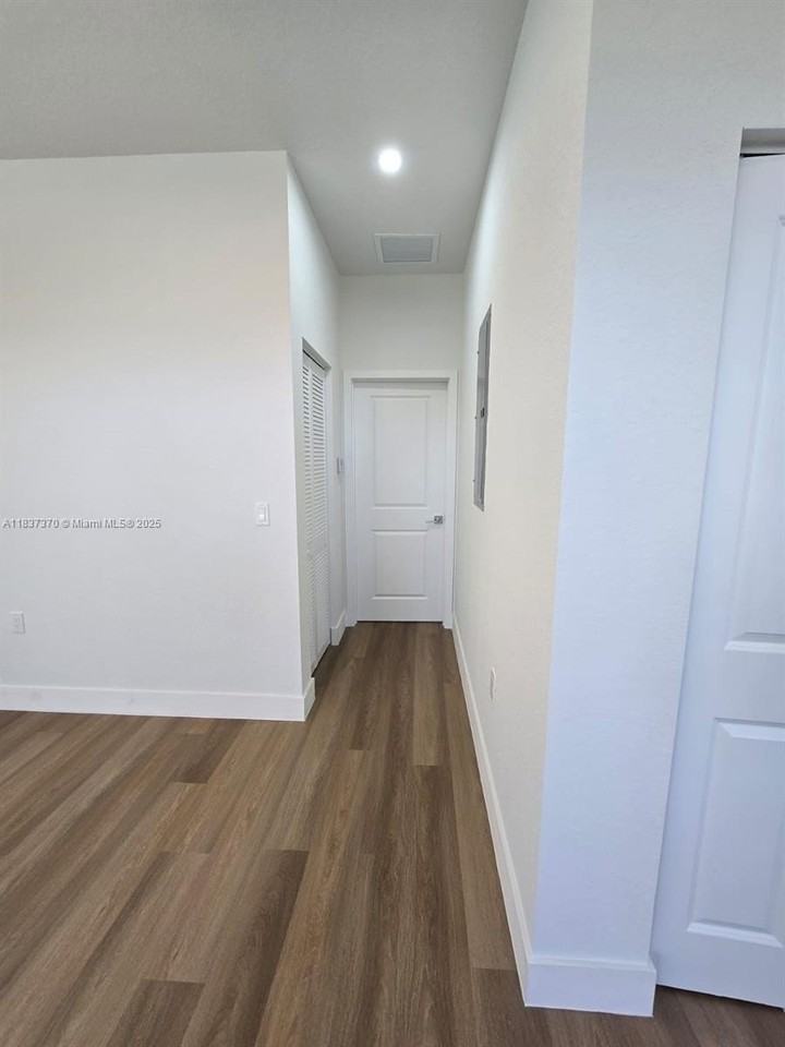 1321 Northwest 6th Avenue #B - Photo 7 of 18