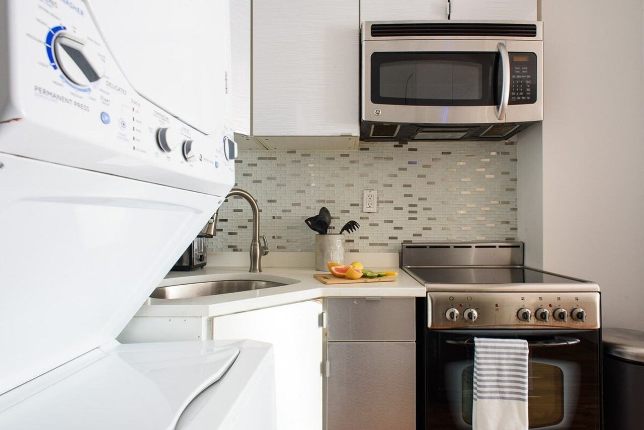 241 E 24th St #1021839P - Photo 7 of 12