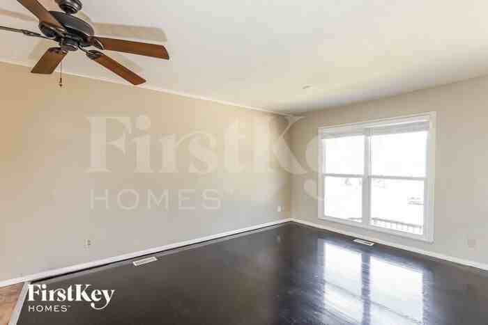 521 Fairlane St - Photo 2 of 16