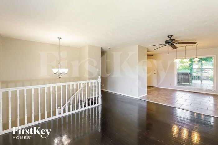 521 Fairlane St - Photo 3 of 16