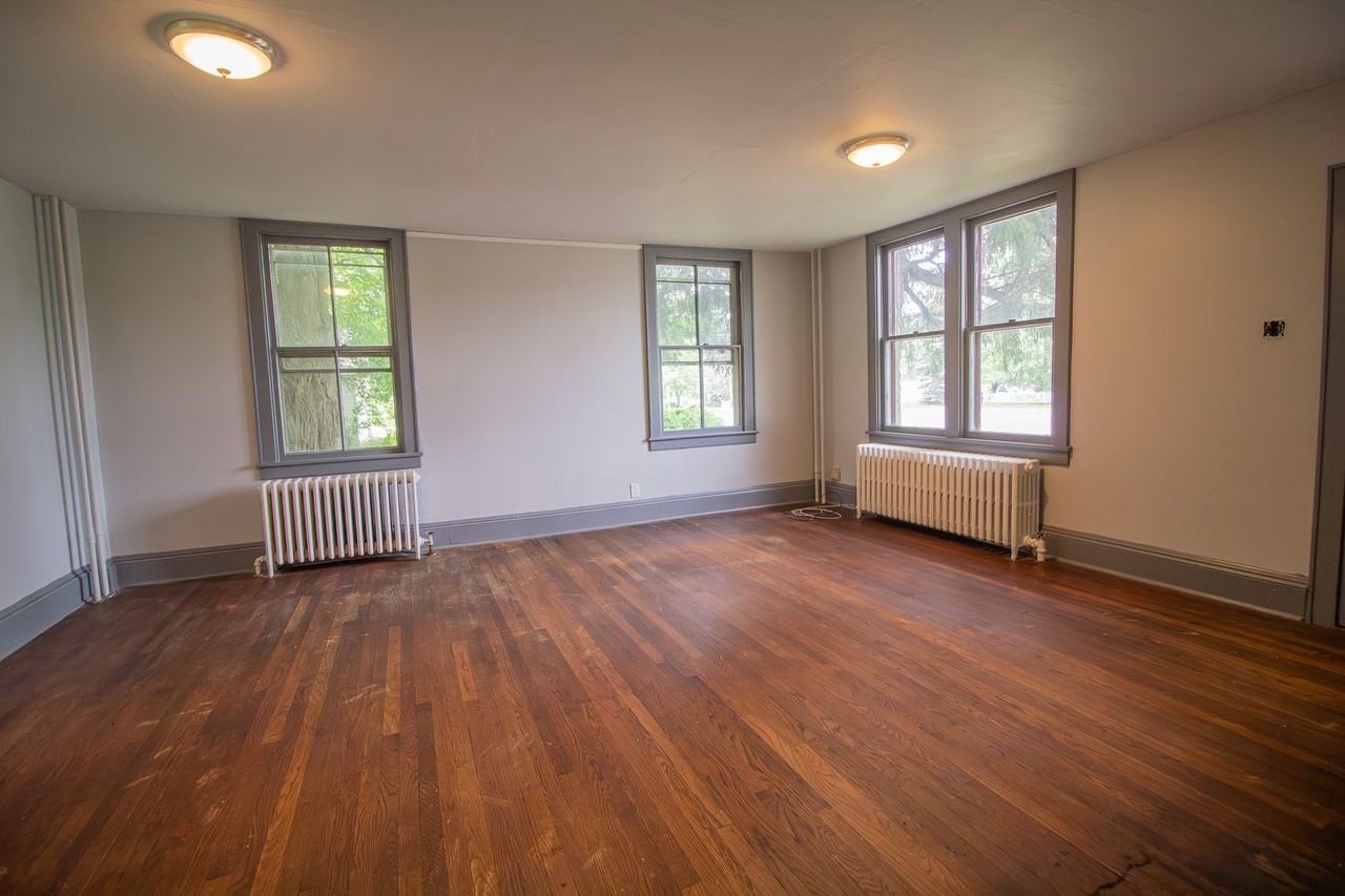 92 Miller Rd - Photo 3 of 18