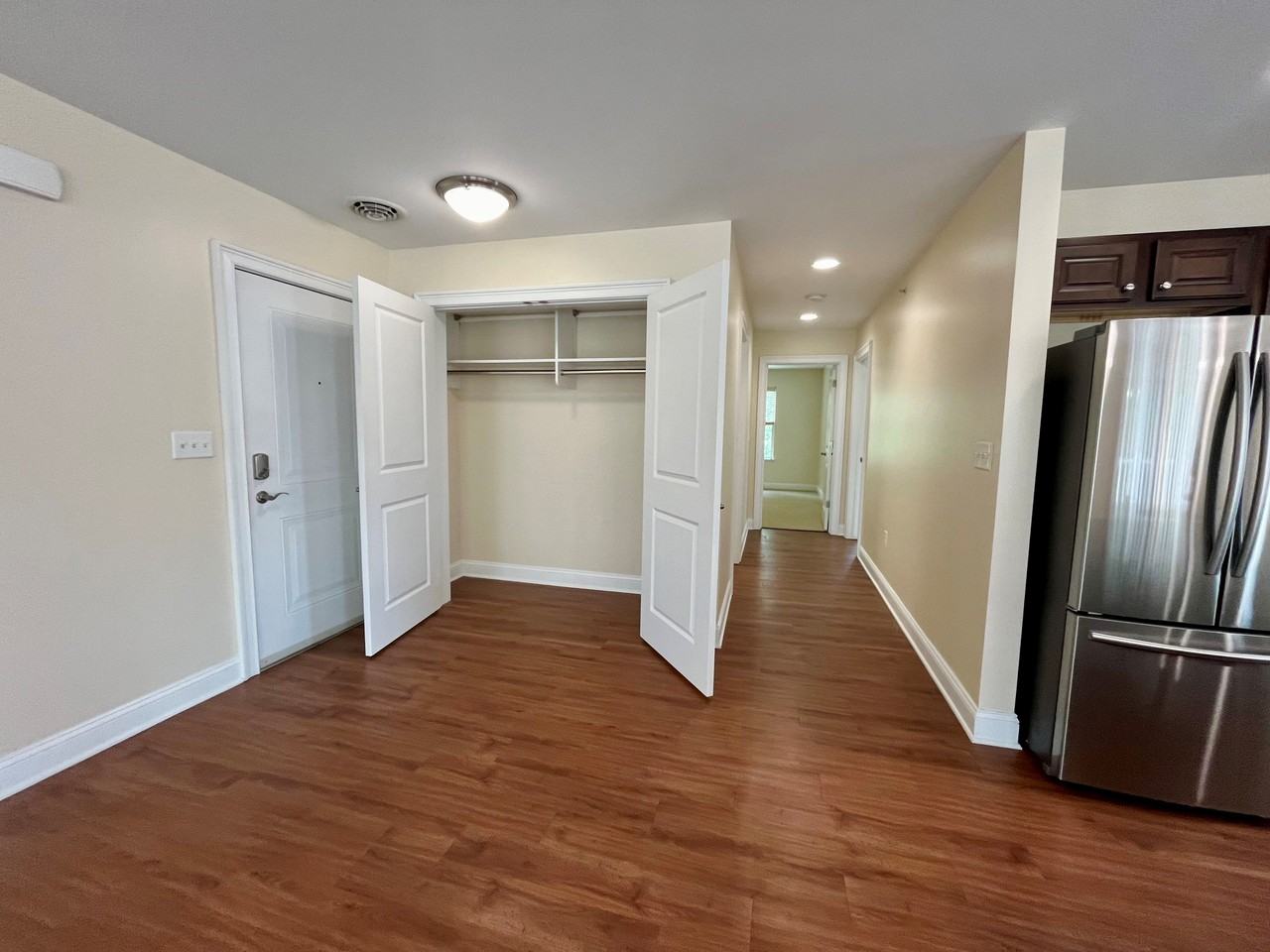 The Springs Luxury Apartments - Photo 3 of 18