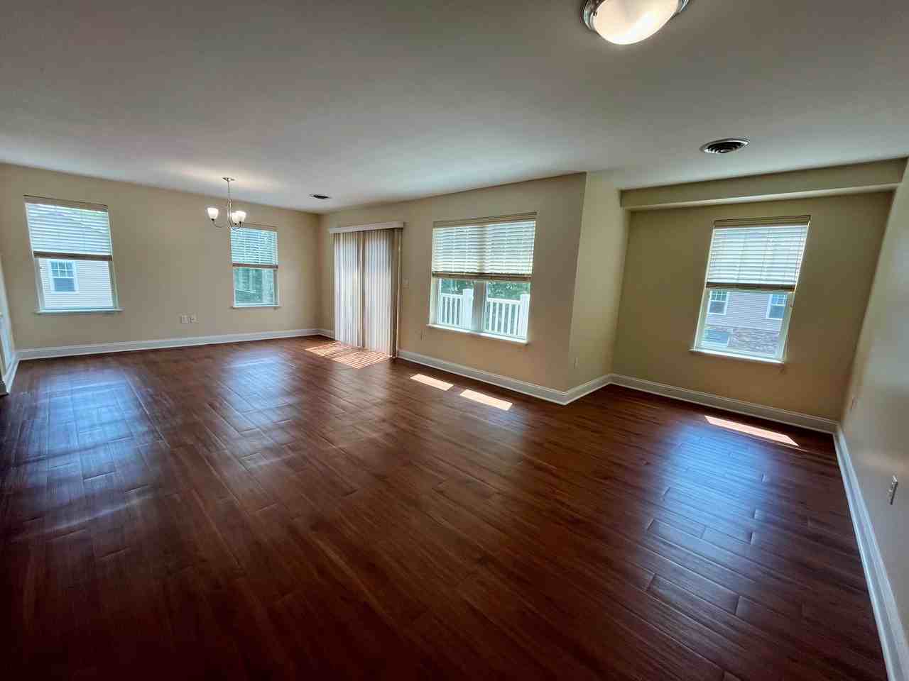 The Springs Luxury Apartments - Photo 4 of 18