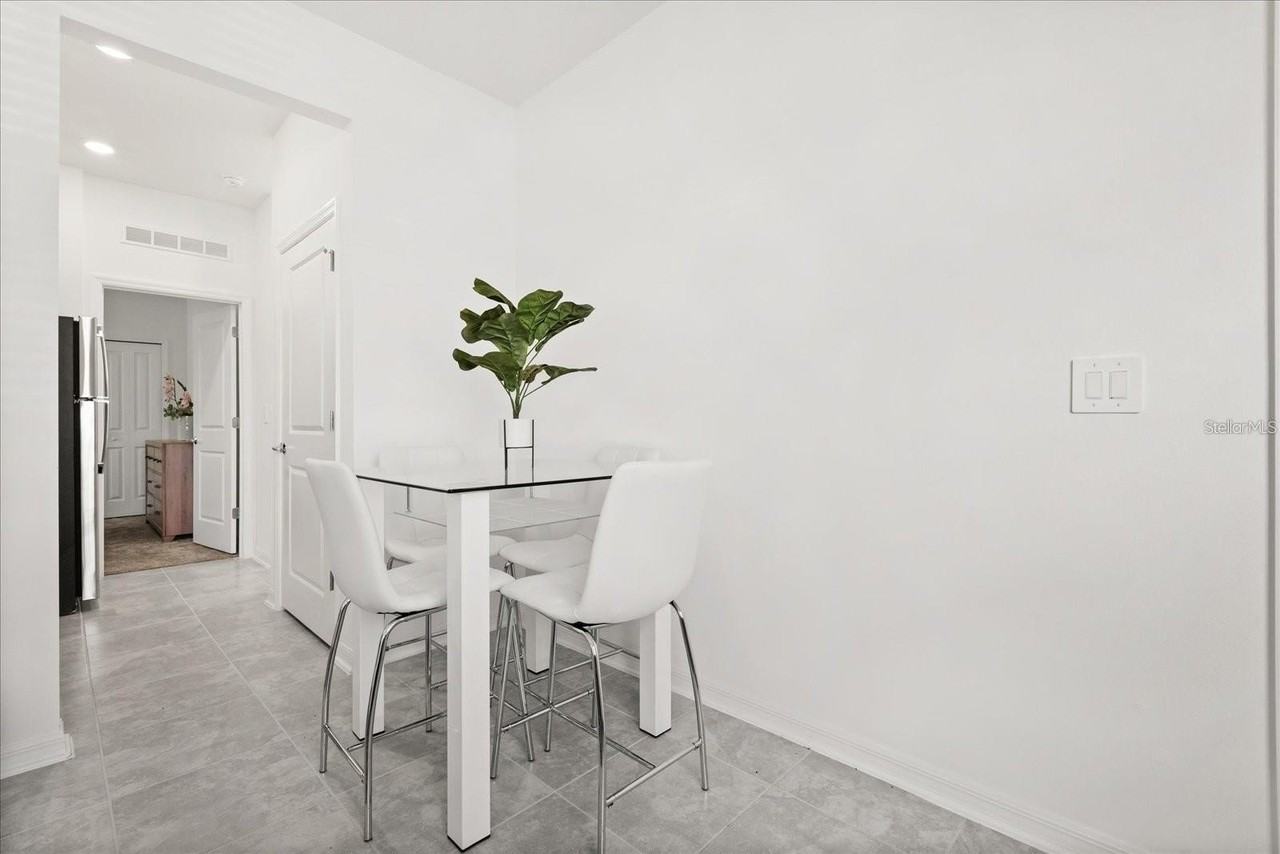 2156 Merrybells Dr - Photo 5 of 7