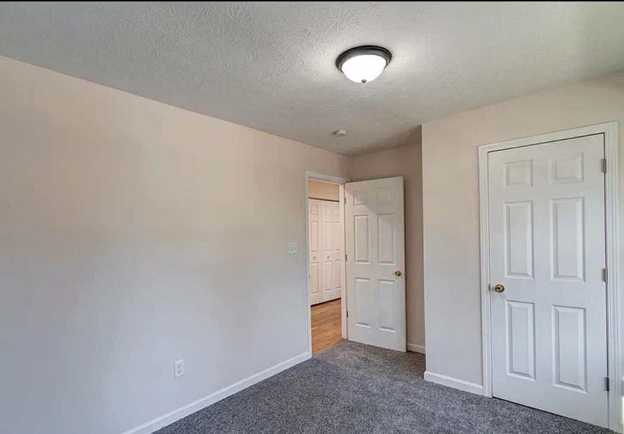 1135 Fairfield Ave #1135 - Photo 3 of 10